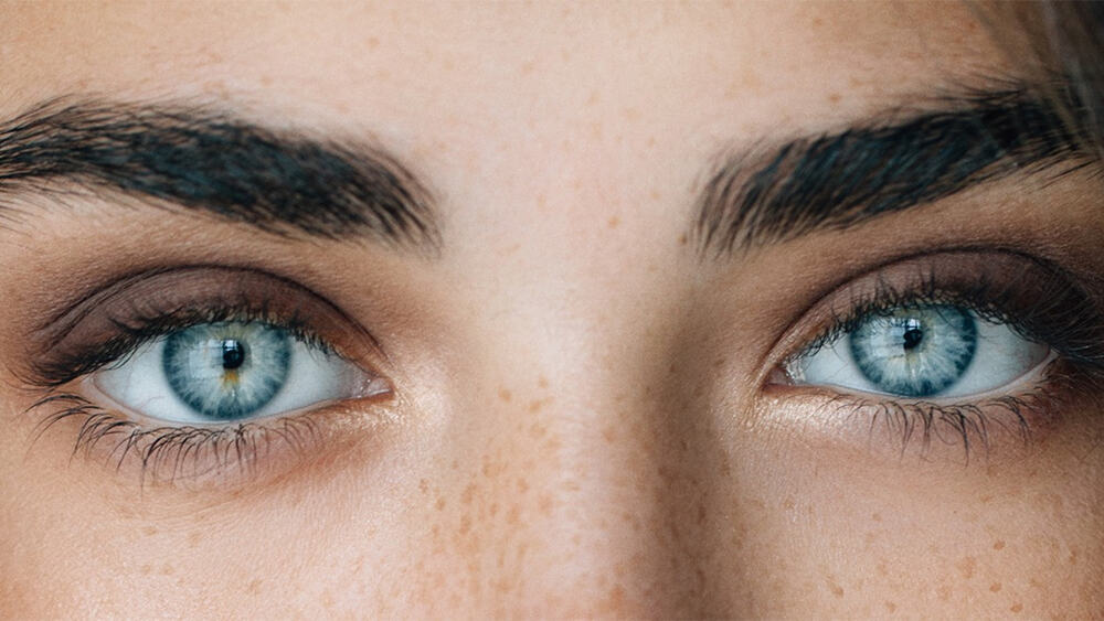 regard de femme